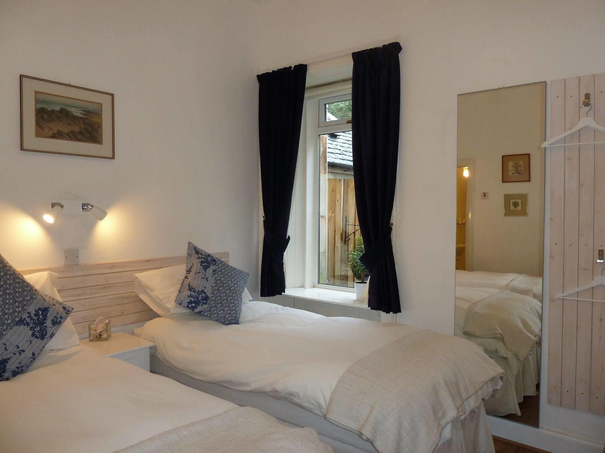 Failte Bed & Breakfast Оубън Екстериор снимка