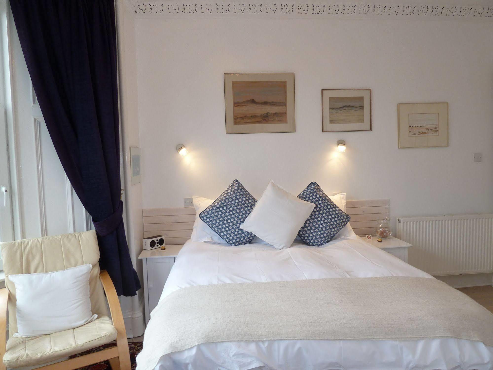 Failte Bed & Breakfast Оубън Екстериор снимка