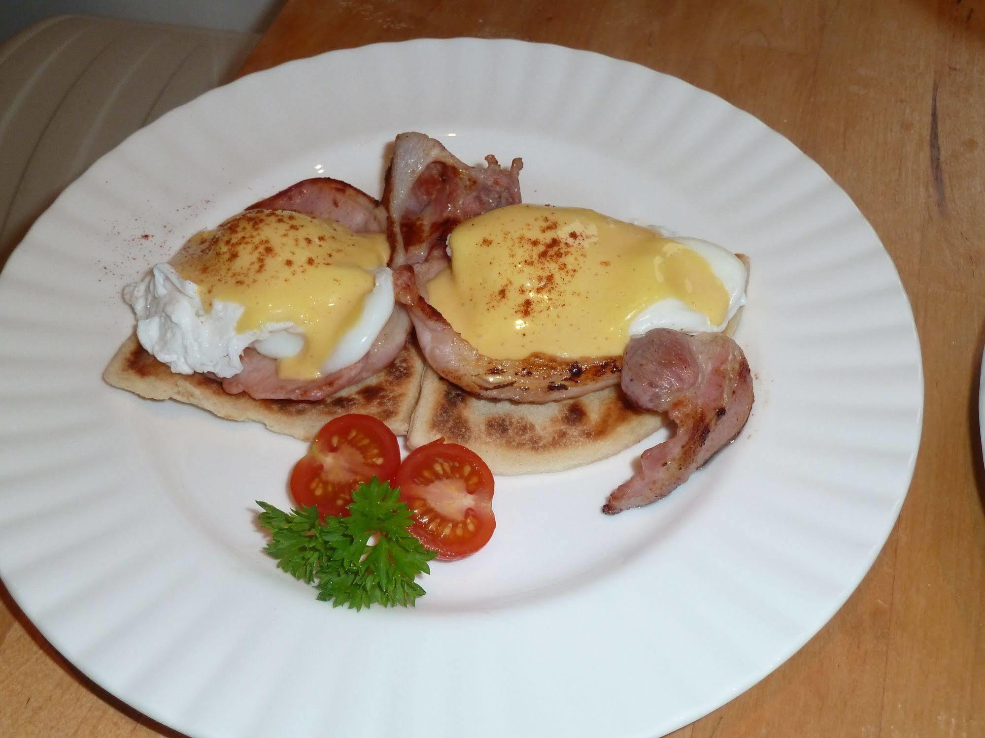 Failte Bed & Breakfast Оубън Екстериор снимка