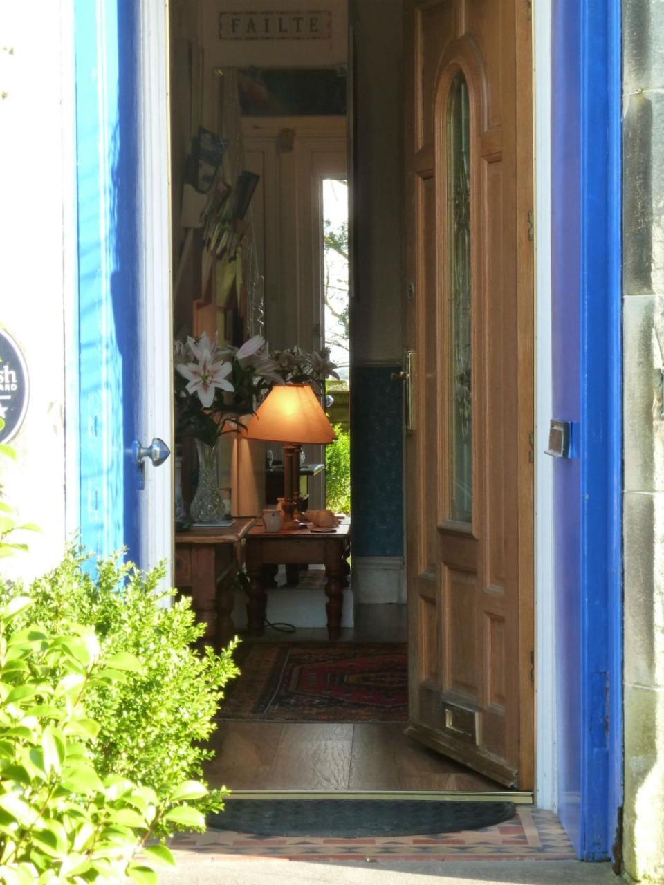 Failte Bed & Breakfast Оубън Екстериор снимка
